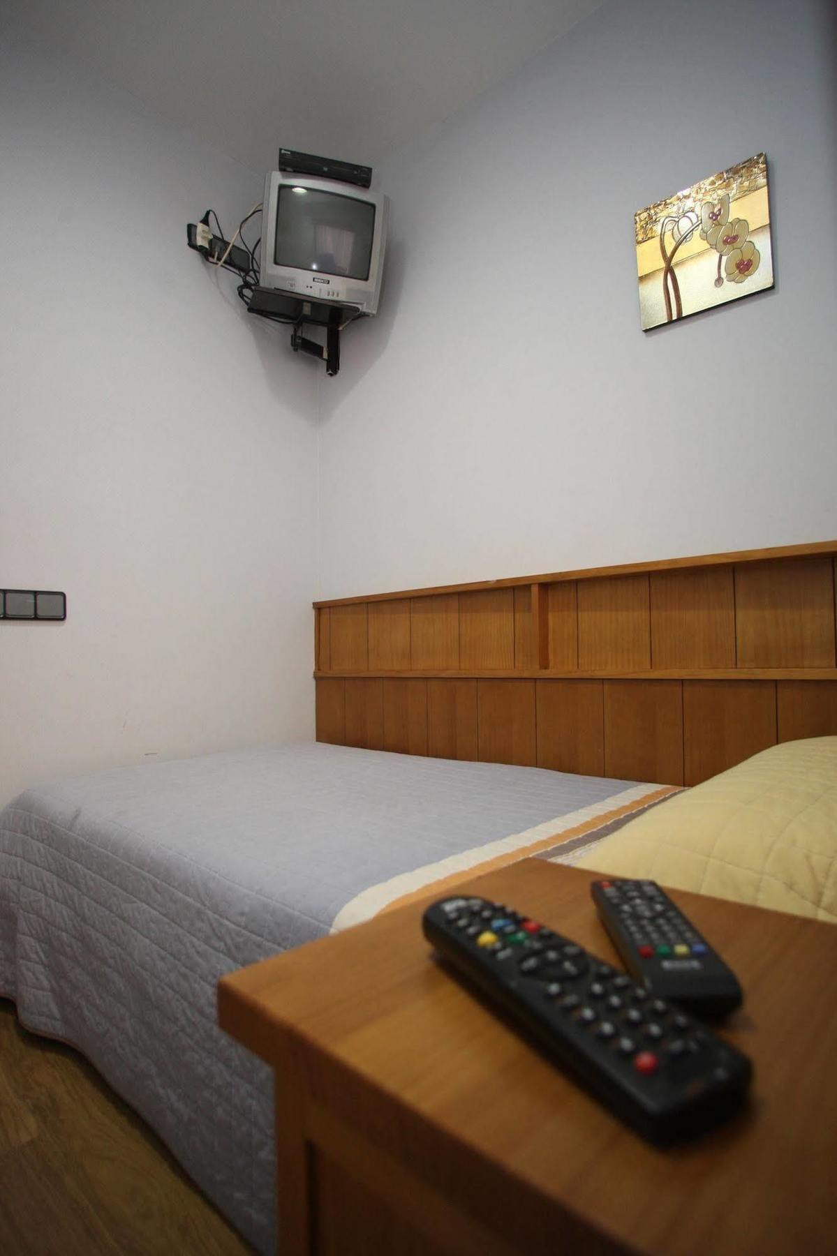 Hostal Caballeros Soria Exterior foto